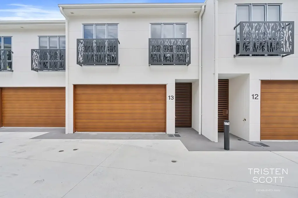 Modern Buderim Townhouse with Pool and Convenient Lifestyle