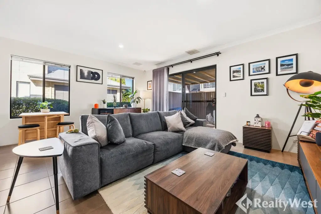 Belmont 3غرفة نوم Brilliant Belmont Buying - Freestanding Street-Front Townhouse