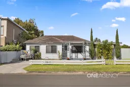 81 POPLAR AVE, Albion Park Rail