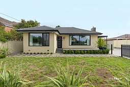 94 Hilton Street, Hadfield