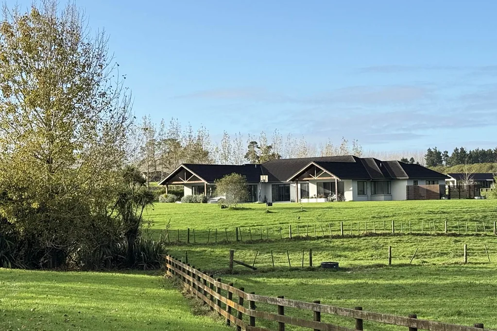 Dairy Flat 5 Bedroom Home, Heart & High-Growth Horizon
