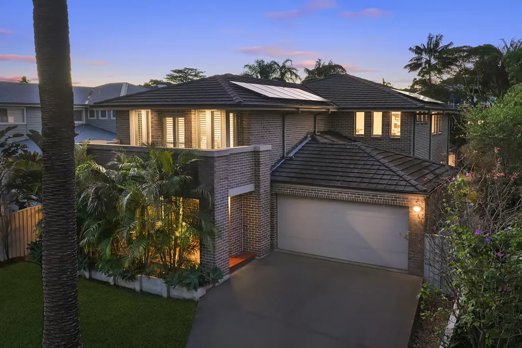 Collaroy 5ห้องนอน Sophisticated coastal residence for modern family life