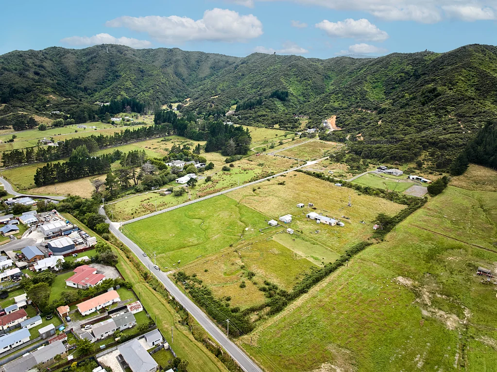 Wainuiomata Lifestyle or development opportunity – 4ha