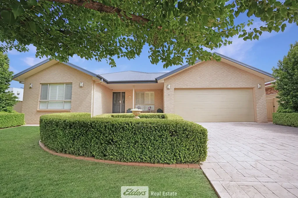 Griffith 4房  Spacious Family Haven - First Time Offered for Sale
