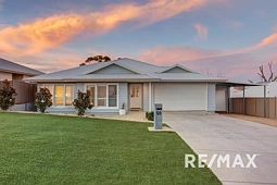 50 Barton Avenue, Lloyd