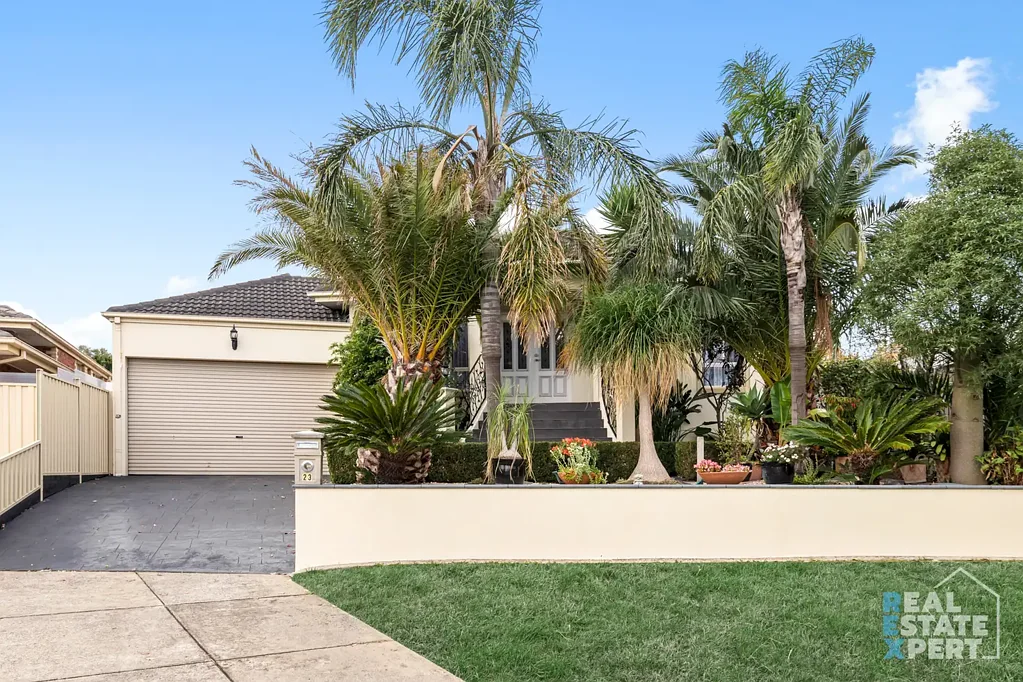 Narre Warren 4房  Custom-Built Family Oasis with Exceptional Space & Prime Position