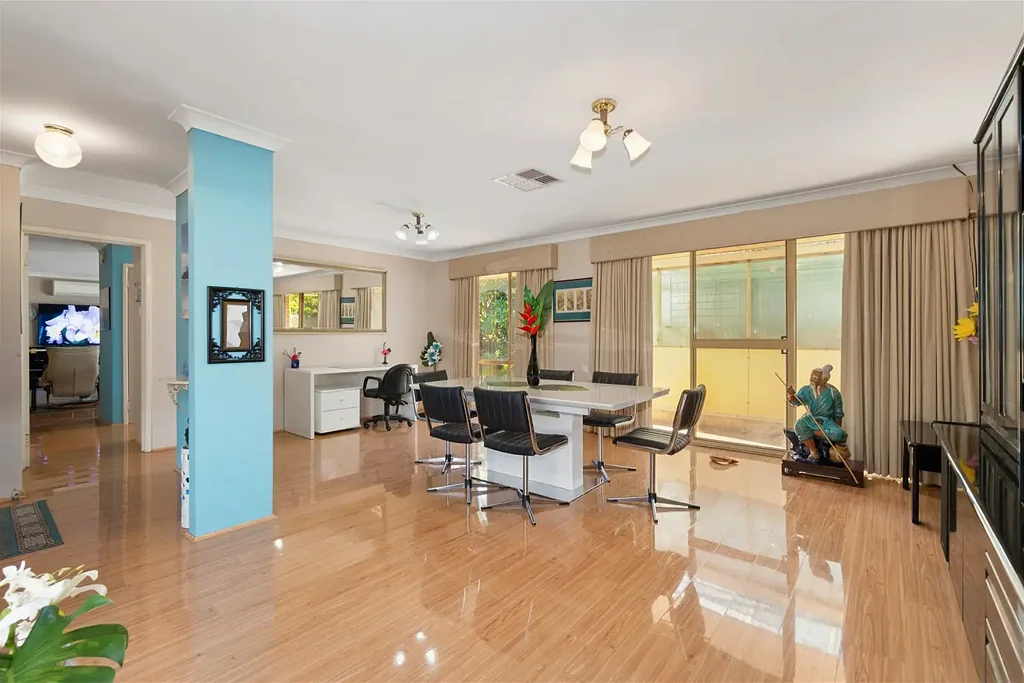 Bedford 3Moenga HIDDEN GEM - 3 BEDROOM, 2 BATHROOM HOME, GREAT CENTRAL LOCATION - HURRY THIS WILL NOT LAST!
