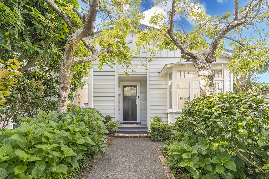 Sandringham 4ਬੈੱਡਰੂਮ Exquisite Character, Glorious Gardens