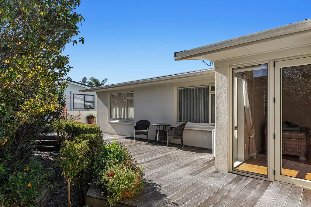 Whakatane 3ห้องนอน Solid 1960s buying.  Priced to move, act fast