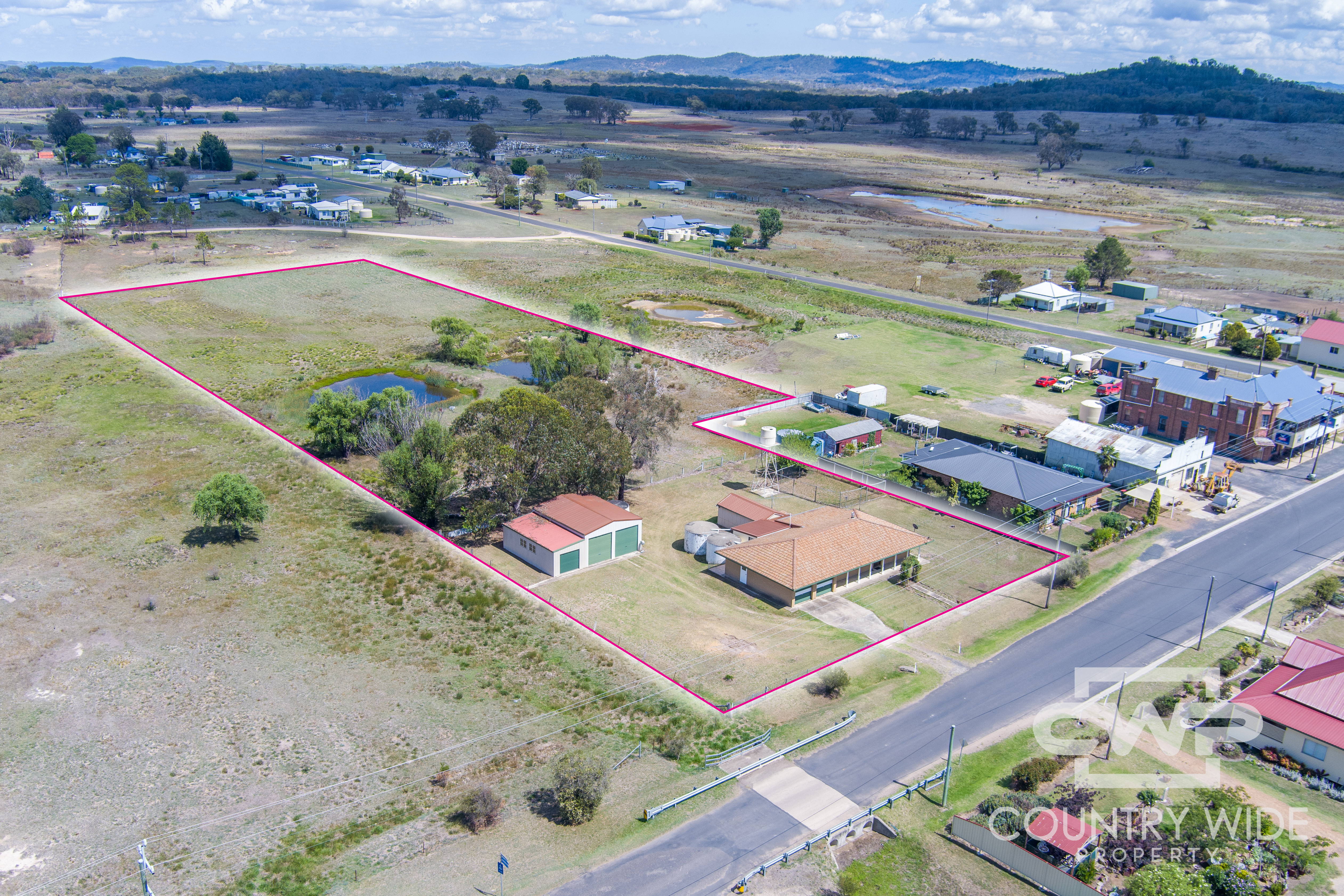 77 MOORE ST, EMMAVILLE NSW 2371, 0 Bedrooms, 0 Bathrooms, House