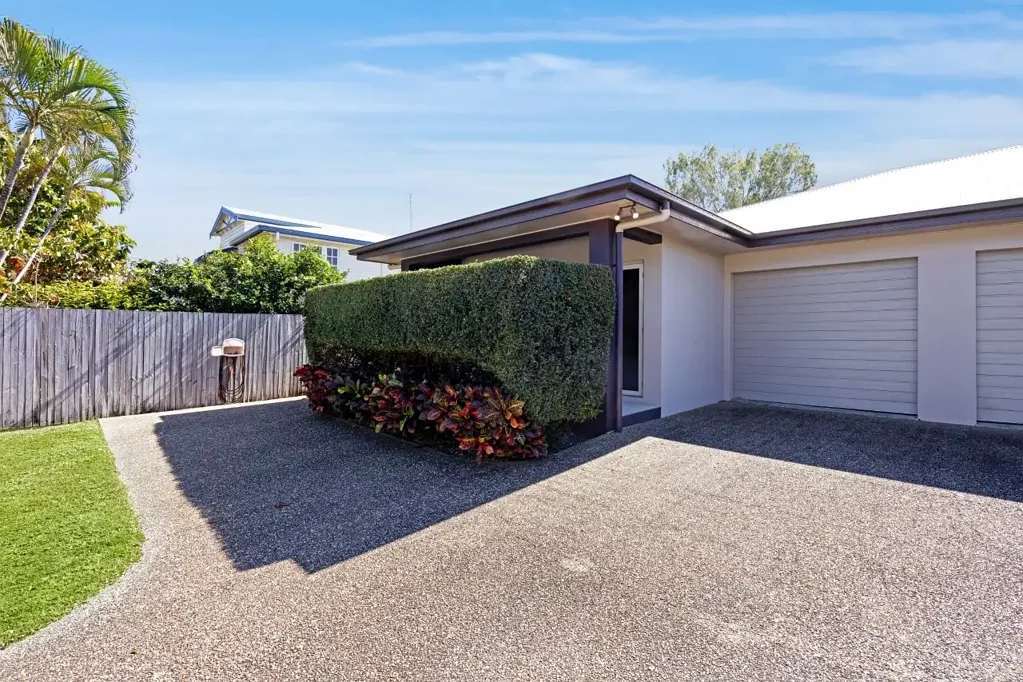 Hermit Park 3房  Immaculate Duplex with Generous Allotment Size - 2012 Build