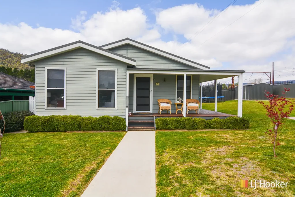 Lithgow 4 Bedroom Stylish, Modern & Comfortable