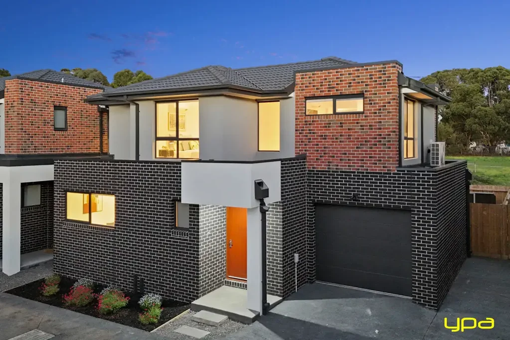 Enjoy Brand New Contemporary Living in Prime Location Close to Monash University
