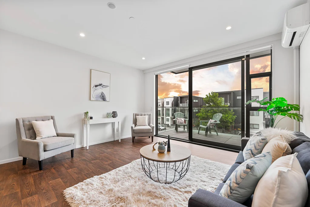 Hobsonville 2غرفة نوم Vacant + Garage = Present All Offers!