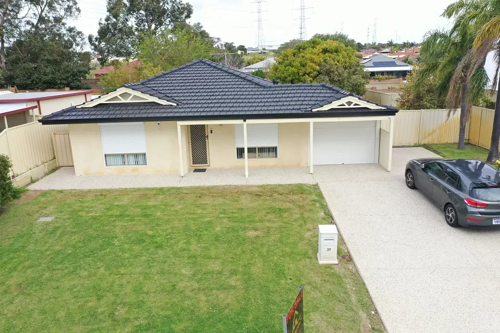 Success 3chambre BIG BLOCK, GREAT LOCATION AND ROOM TO GROW