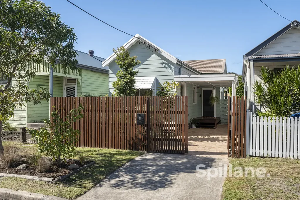 19 Holt Street, Mayfield East, NSW 2304