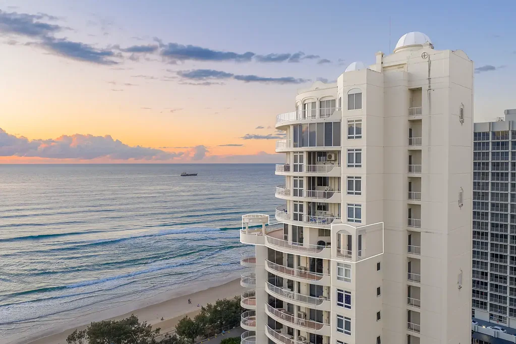 Surfers Paradise 3 Bedroom MOROCCAN ESPLANADE TOWER / EXCLUSIVE - ONLY ONE PER FLOOR PANORAMIC OCEAN VIEWS