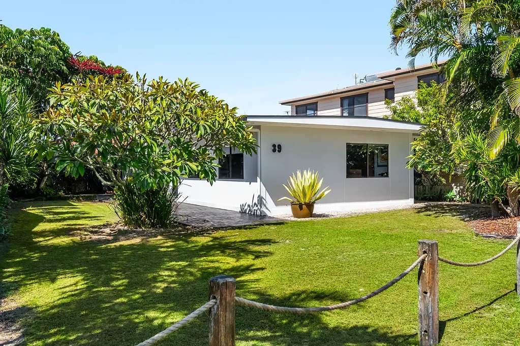 Lennox Head 3房  Classic Lennox beach house-where lifestyle and potential unite