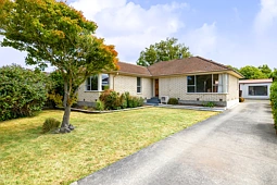 27 Denniston Crescent, Redwood