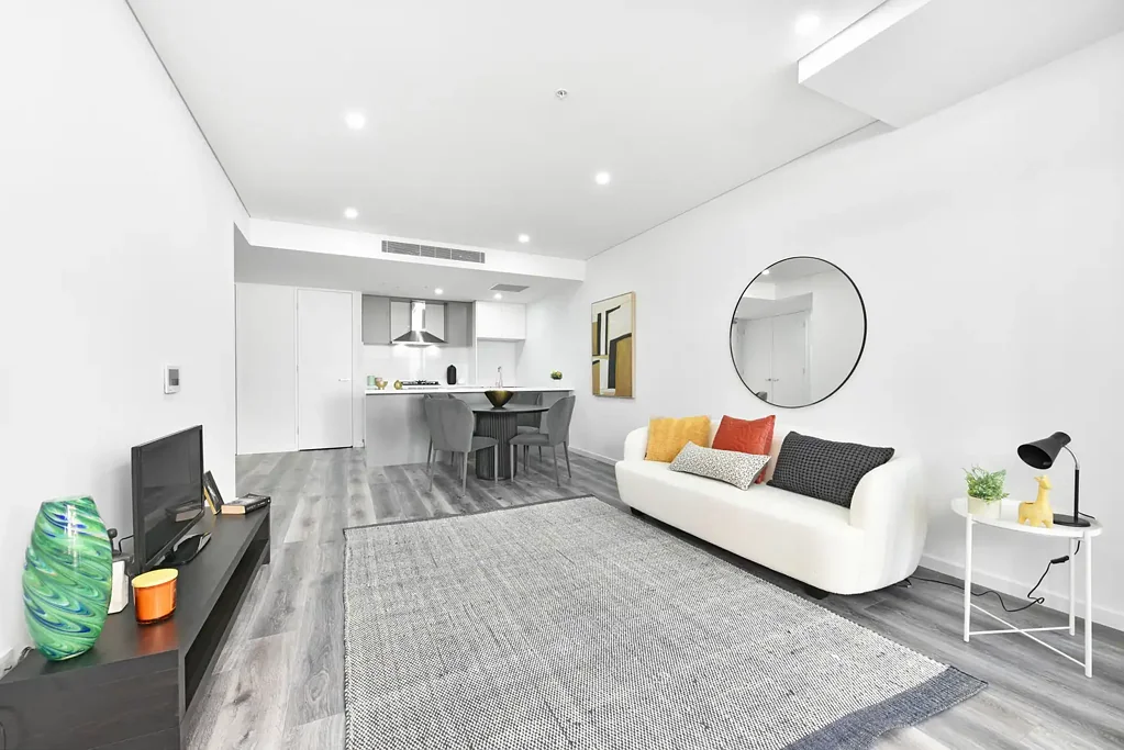 Spacious Ground Floor Apartment in a Convenient Location