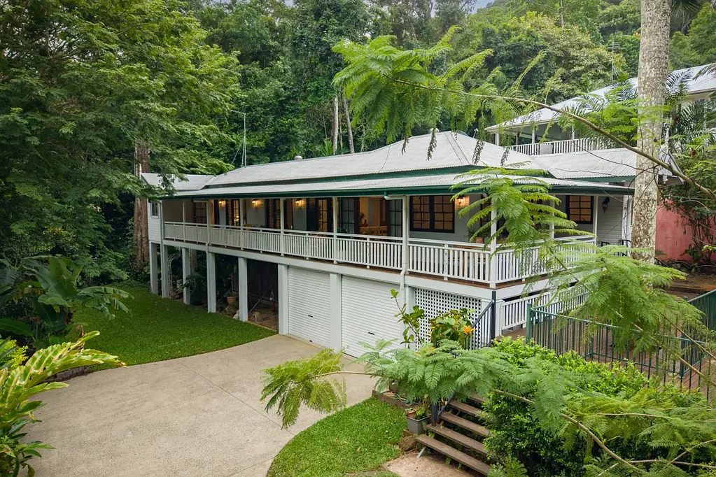 Edge Hill 4房  Private Plantation Queenslander in Premier Elevated Setting