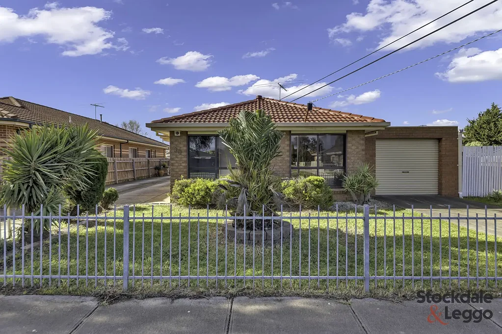 Hoppers Crossing 3房 舒适的家庭生活，便利的地理位置。 Comfortable Family Living in a Convenient Location.