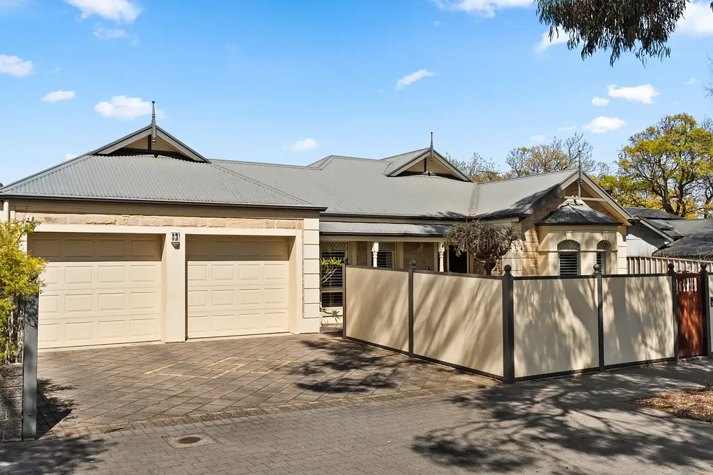 Lower Mitcham 4બેડરૂમ Spacious Living in a Leafy Setting