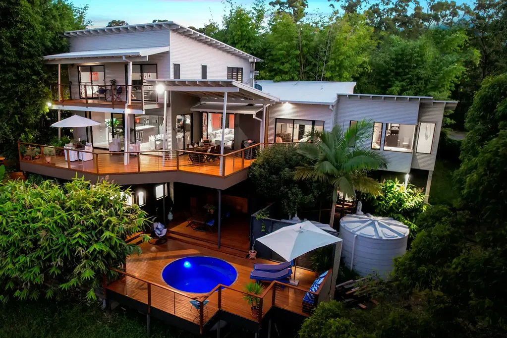 Wongawallan 4Moenga Tri Level Living With Stunning Skyline Views!