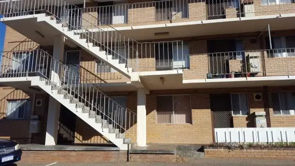 Low-Maintenance Spearwood Living in a Convenient Location- $450pw