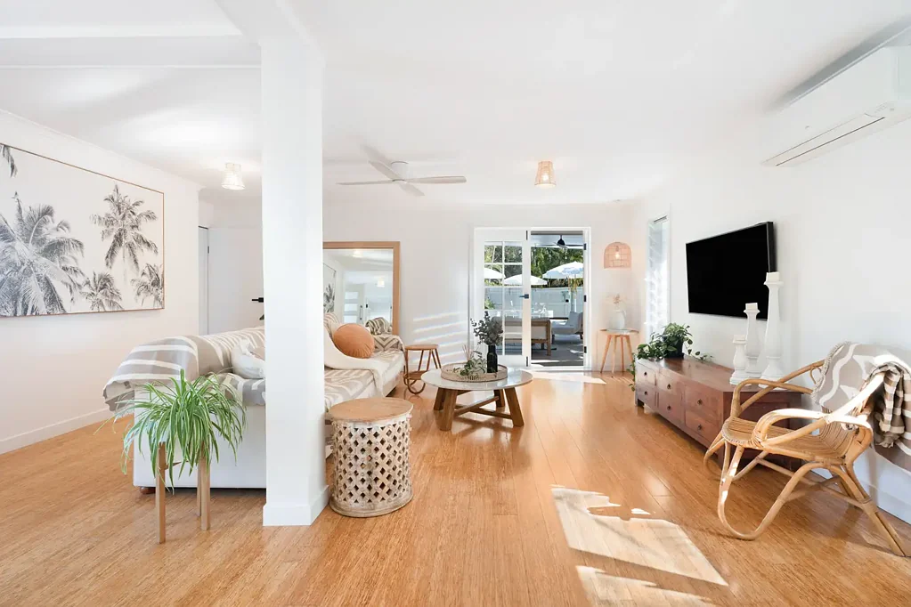 LUXURY IN SUNRISE BEACH - 4 to 6 month lease.