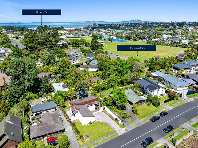 148 Stapleford Crescent, Browns Bay, North Shore City