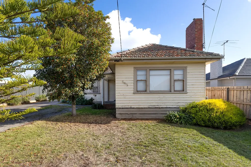 11 Fenacre Street, Strathmore, VIC 3041