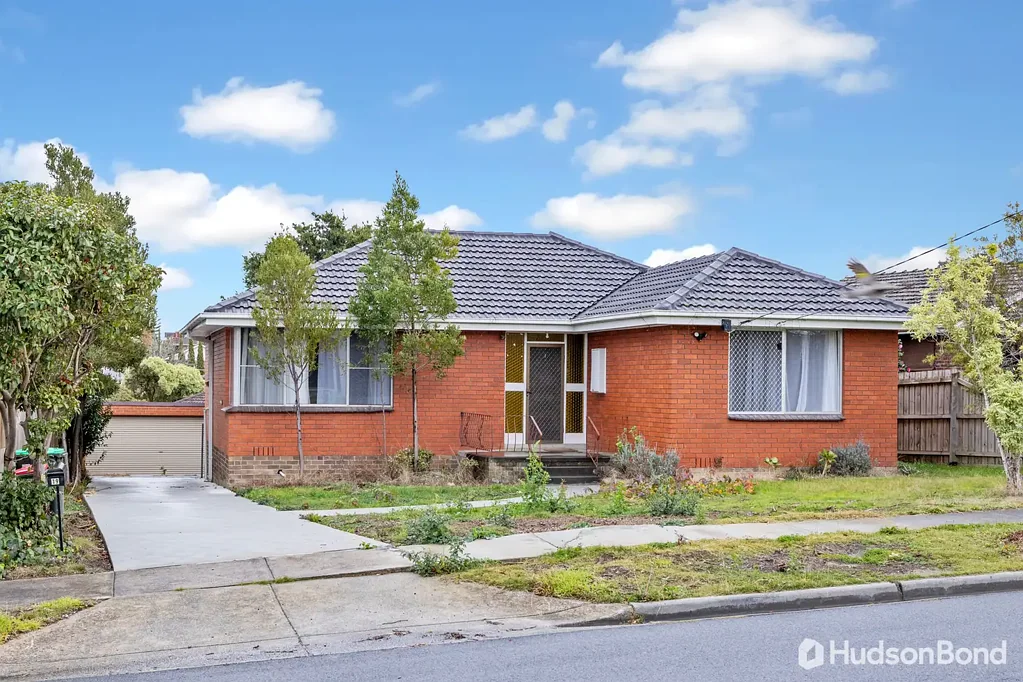 Beautiful 4 bedroom home in a fantastic location!