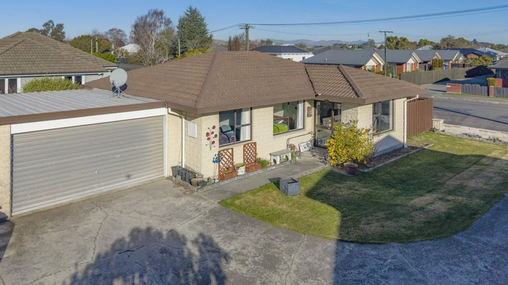 Belfast 2બેડરૂમ Updated Starter With Double Garage!