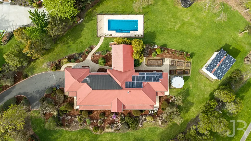 8 Valley Drive, Beaconsfield Upper, VIC 3808