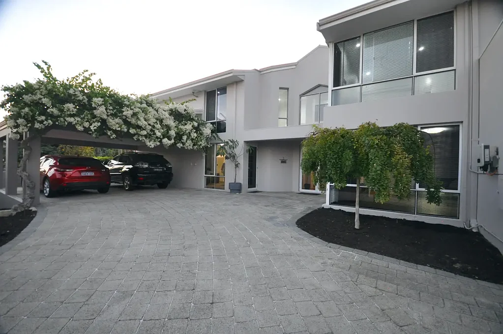 Dianella 5कमरा Luxury Living Re-Released – Secure It Before It’s Gone Again
Elevated Luxury with City & Hills Views + Income Potential