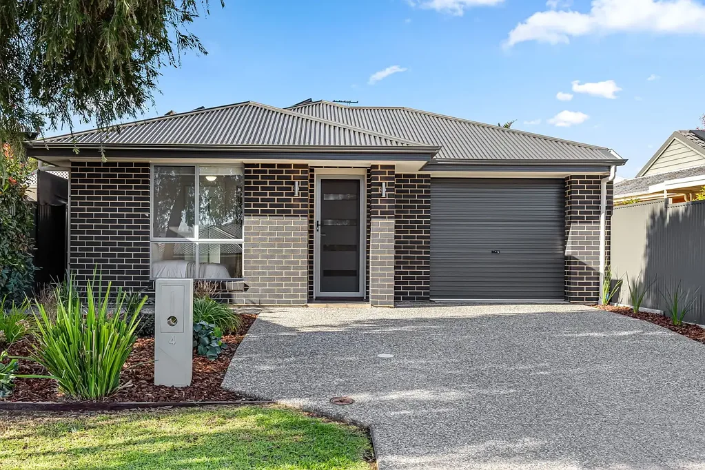 4 Clifford Way, Valley View, SA 5093