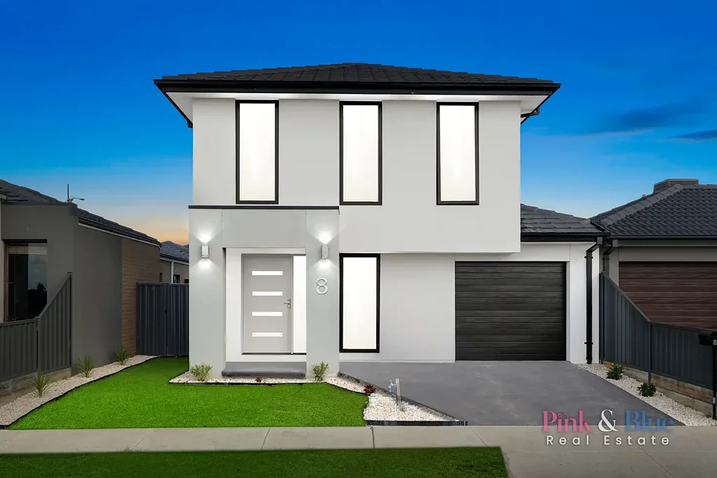 Rockbank 3 Bedroom Park-Facing Elegance -Double-Storey Family Home in Hillgrove Estate