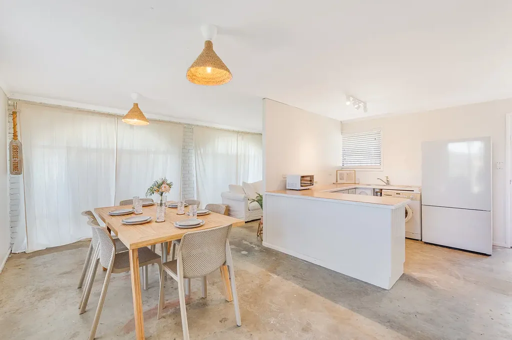 Banksia Beach 4 Bedroom Your New Lifestyle Awaits!