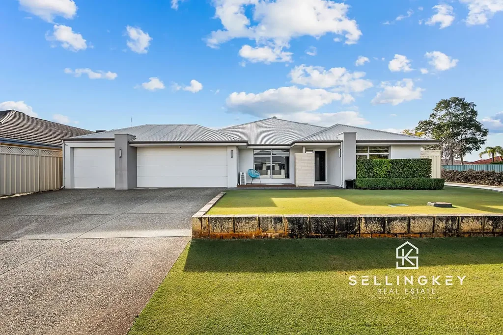 Canning Vale 4 Slaapkamer SellingKey Real Estate presents 1 Halberd Way, Canning Vale!