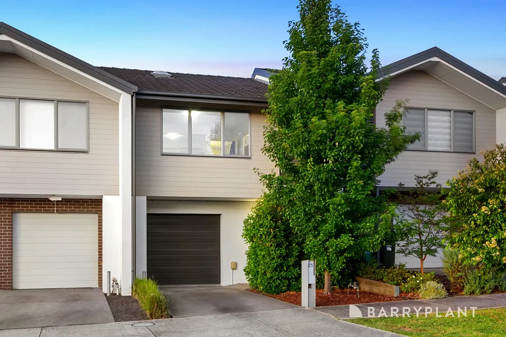 25 Reflection Drive, Wantirna South, VIC 3152