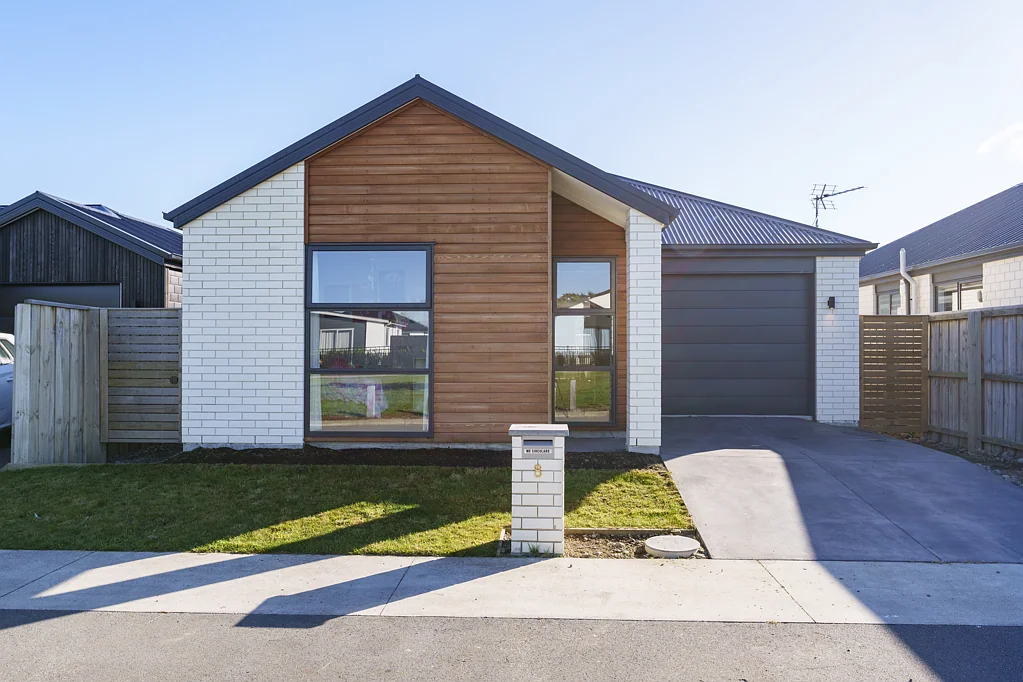 Kaiapoi 3部屋 Near New and Needing To Be Sold!