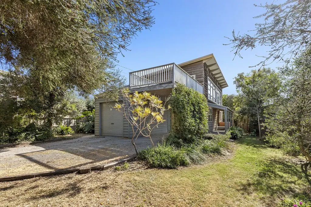 Point Lonsdale 3 Slaapkamer Coastal Charm with Lighthouse Glimpses