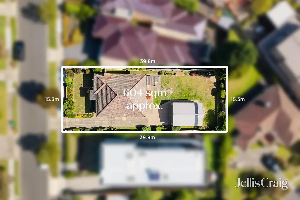 Bulleen 2房 宽敞604m²地块 双车库储藏空间 全屋硬木地板 邻近学校商店公园 Original 1950s Gem with Endless Potential