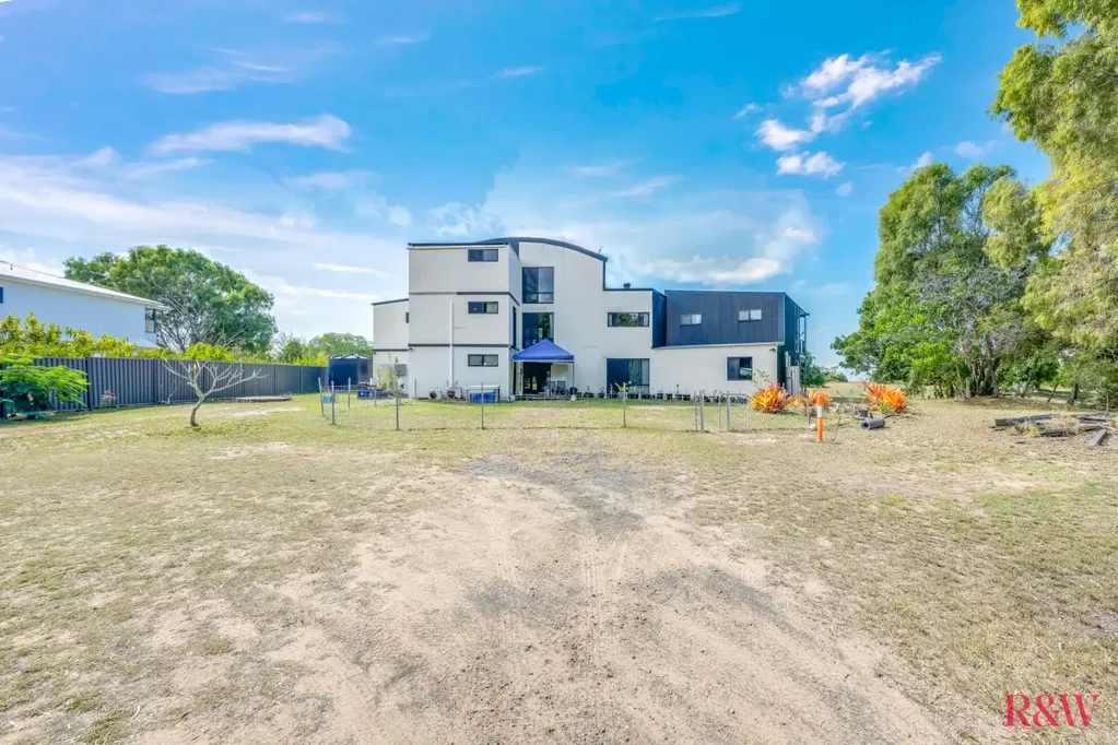 Moore Park Beach 6房  Unfinished Coastal Masterpiece with Unlimited Potential on Prime 4391m2 Oceanfront Land