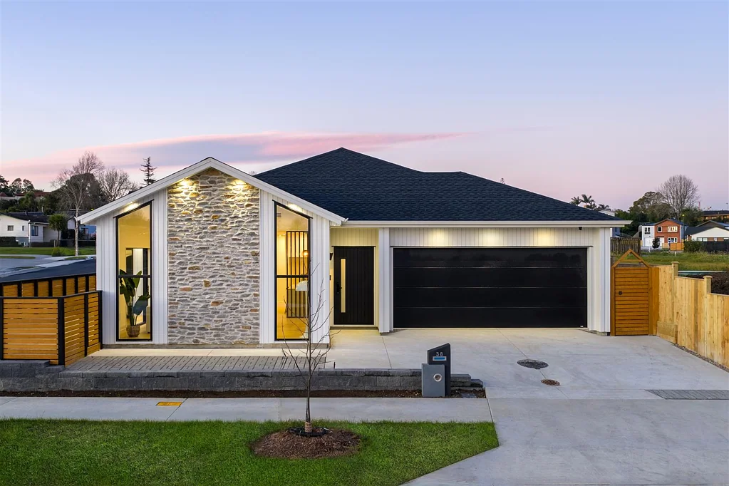Opaheke 5房  Corner Home with Dual Kitchens & Dual Ensuites