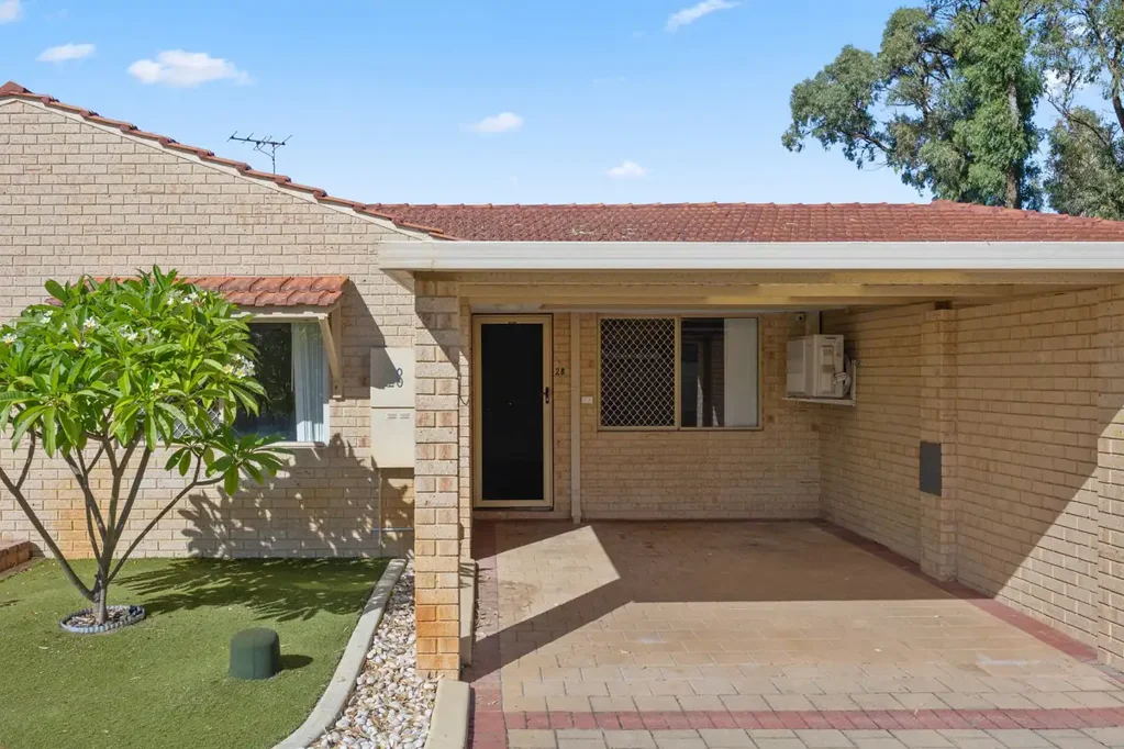 Cooloongup 2房  Why: Because this well-placed and easy care property presents an ideal opportunity for over 55’s seeking a peaceful lifestyle village