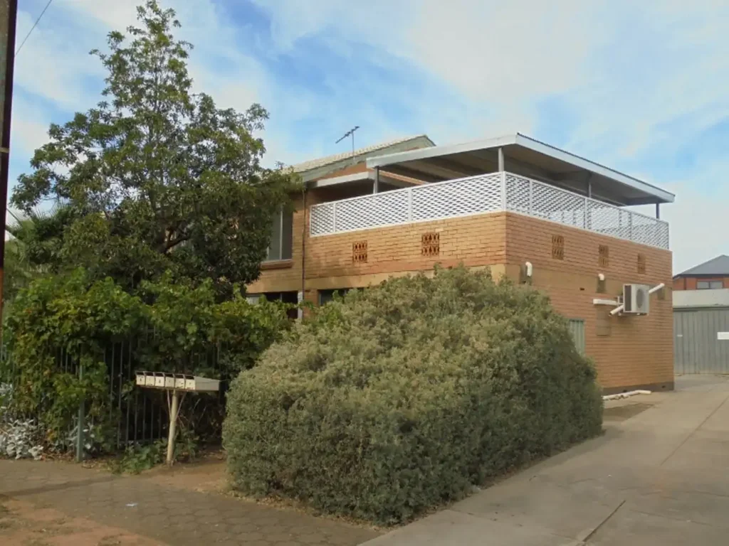 2 bedrooms, 1 bathrooms, and 1 parking space