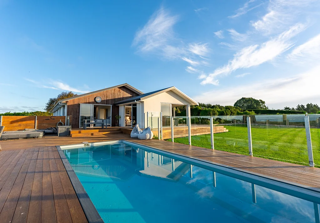 Fairview  Live the Life at this Lifestyle - 2ha