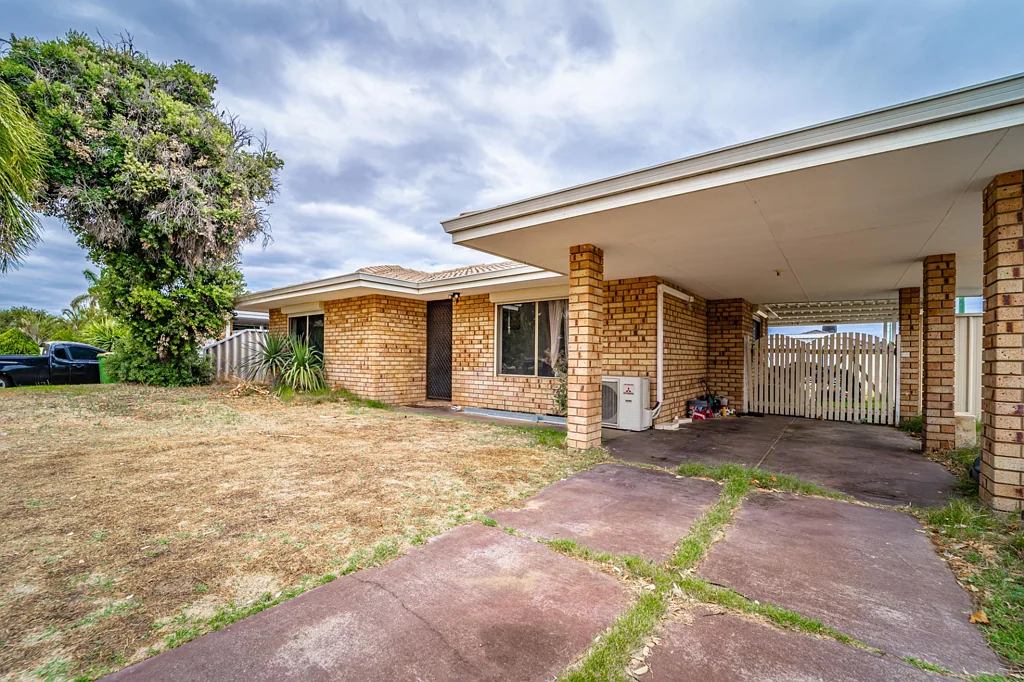 11 Lisbon Place, Warnbro, WA 6169